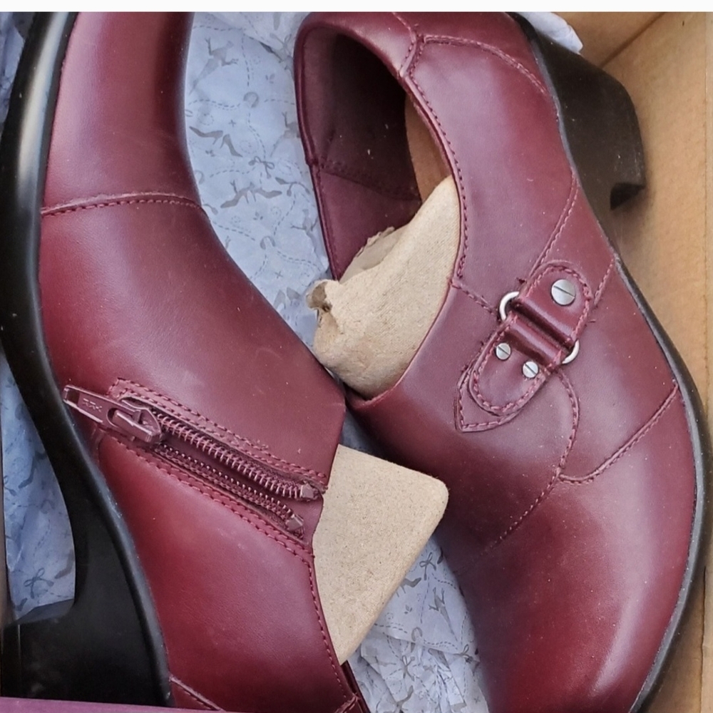 Women's Burgundy Leather Shoes